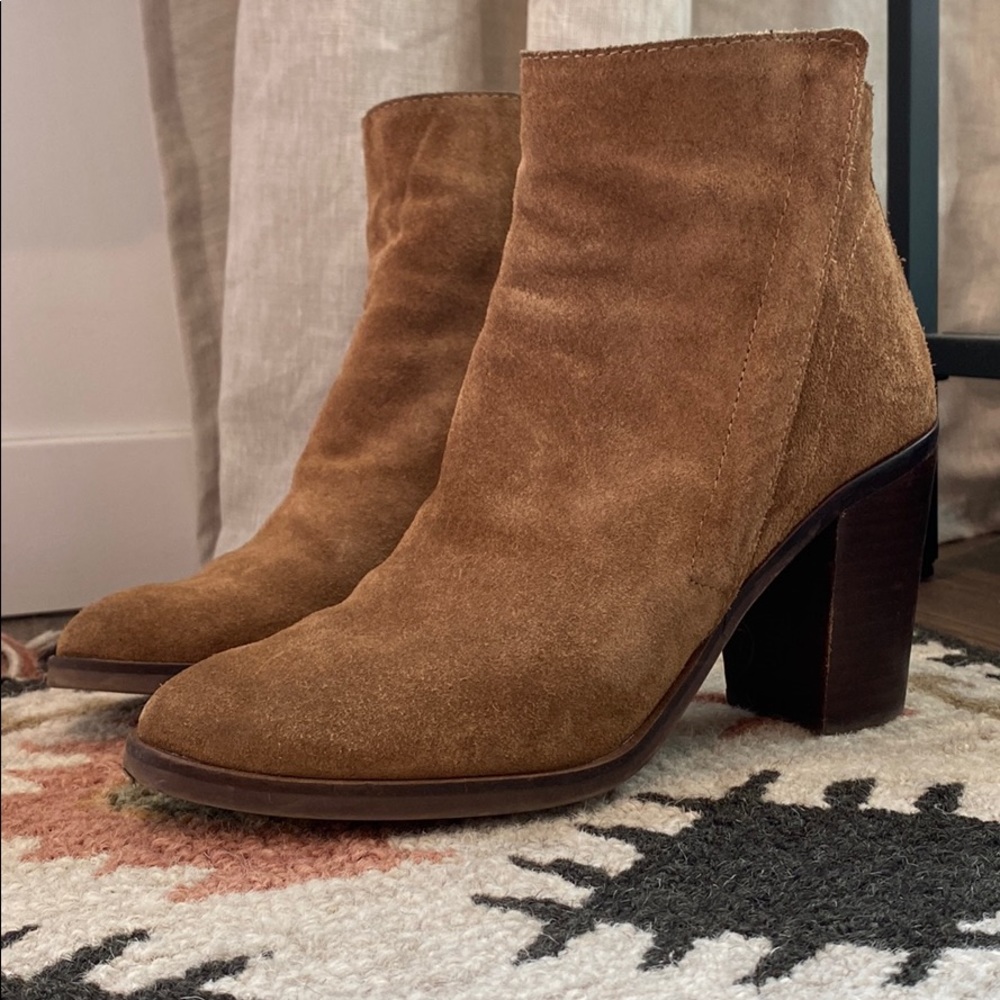 Dolce Vita Stunna boot size 8